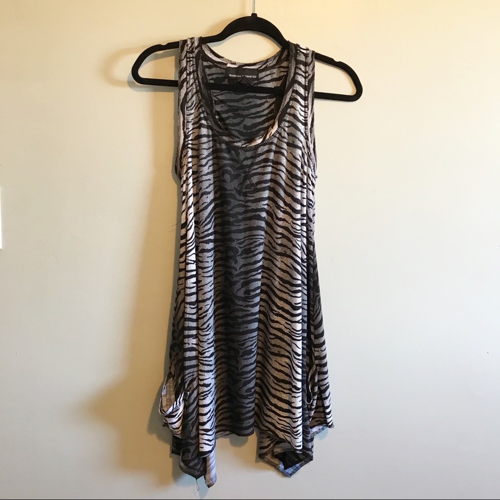 NWOT Isabella Rodriguez sleeveless top.